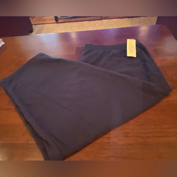 Cherokee Capri Leggings, plus size, relaxed fit black size 26/28. - Picture 4 of 8